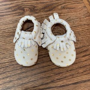 freshly picked moccs lightly used size 0